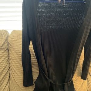 VS BLACK SWEATER